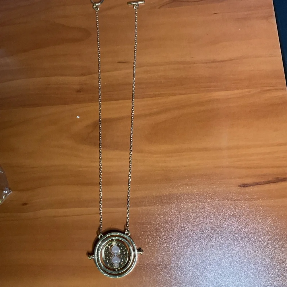 HARRY POTTER HERMIONE GRANGERS TIME‎ TURNER NECKLACE